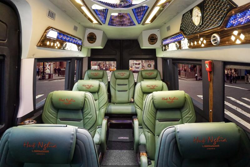 Noi-that-sang-trong-cua-xe-khach-hue-nghia-limousine