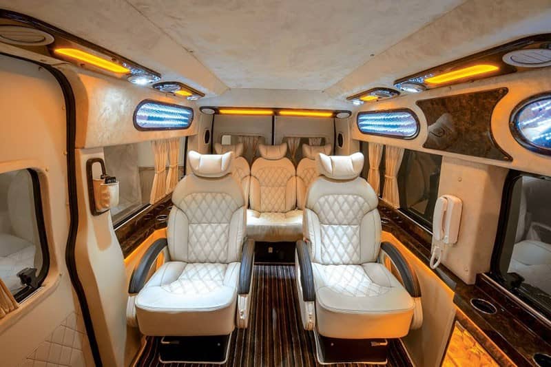 Noi-that-cao-cap-cua-nhat-doan-limousine