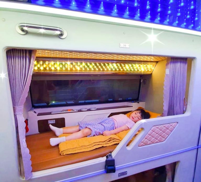 Xe-Fansipan-Express-tuyen-sapa-ha-noi