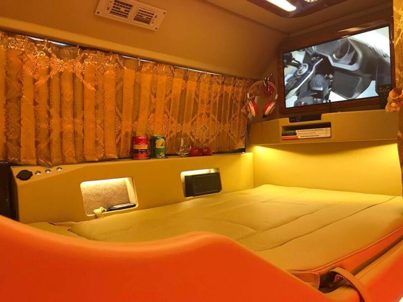 Xe-the-anh-limousine-tuyen-sapa-ha-noi